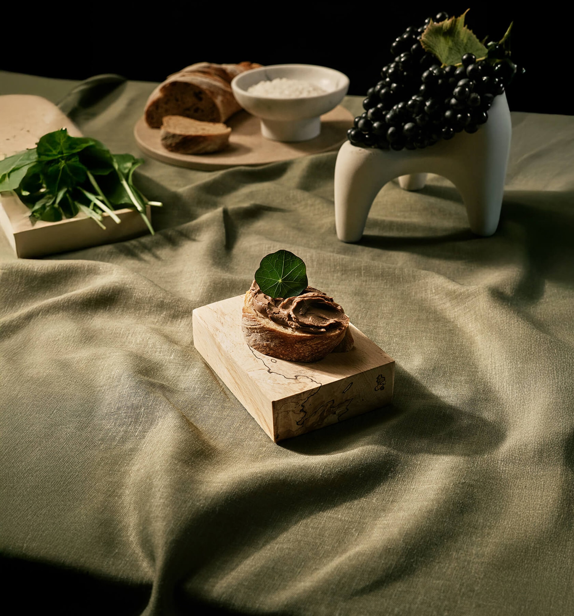 Divji okus jelena v družbi čemaža in jurke