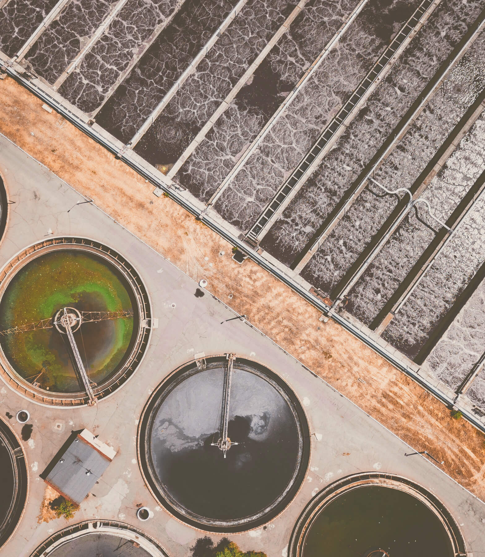 Trajnostna poraba energije in vode ter ravnanje z odpadki